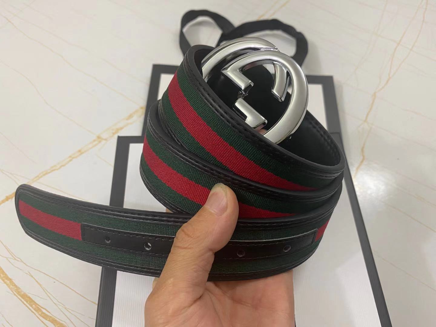 

Men's women's belt fashion style, gold, silver buckle, red, white and Black Size: 95-125cm wide: 3.8cm high quality perfect packing box, Black;brown