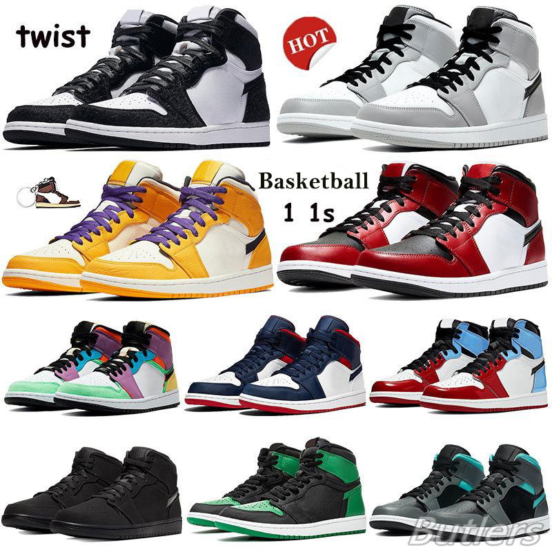 

Tag 1 1s Mid High Men Women Basketball Shoes mid Light Smoke Grey Chicago Toe twist Sneakers with Keychain royal toe athletic Trainers, 2.twist