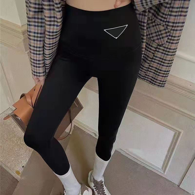 

Woman Leggings Yoga Pants Lady Slim Track Pant Stocking Trouse Outwears High Waist Sport Capris With Budge Designer Legging S-2XL, Bag
