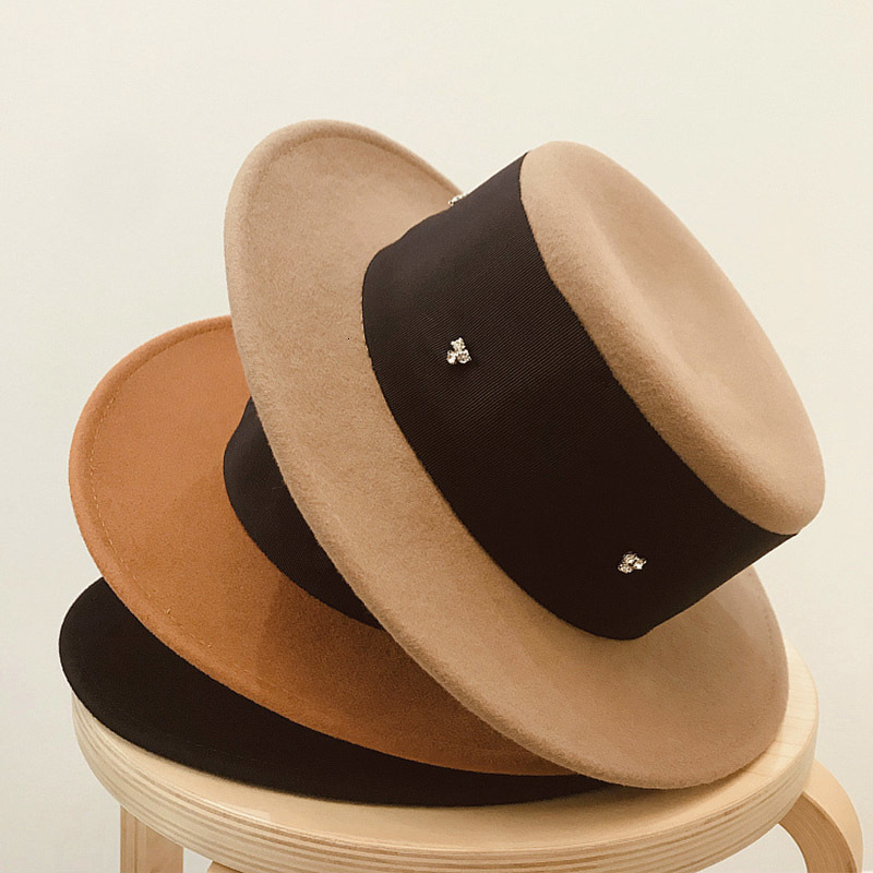 

2021 New Top Quality Women Wool Felt Yellow Black Flat Fedora Panama Lady Wide Brim Porkpie Hat Simple Rhinestone Band Accent J1k3