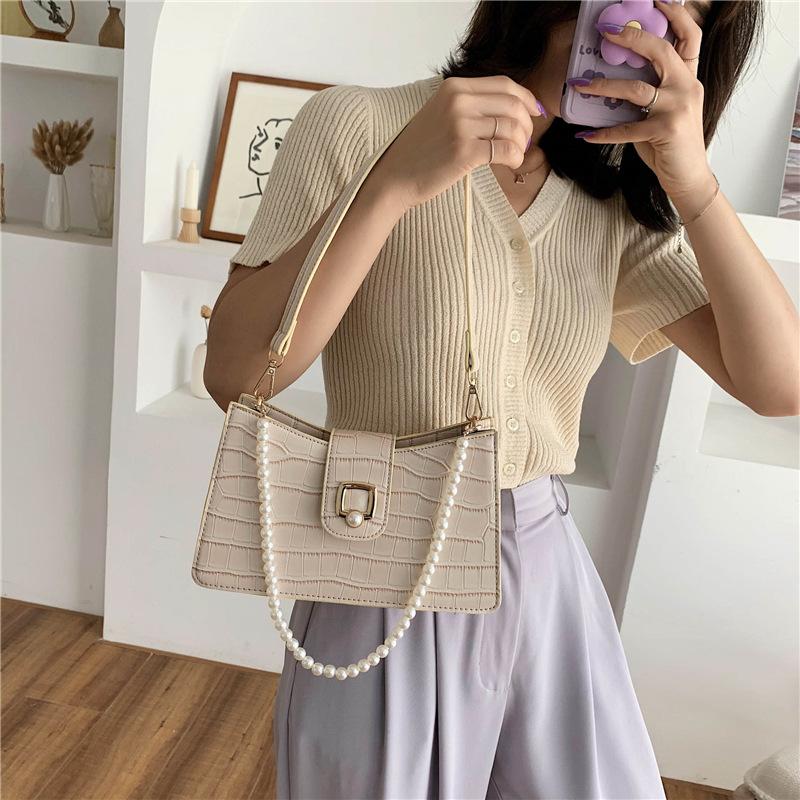 

2021 new shoulder bag women's casual fashion Korean version of the armpit bag French pearl chain ladies crossbody, Black