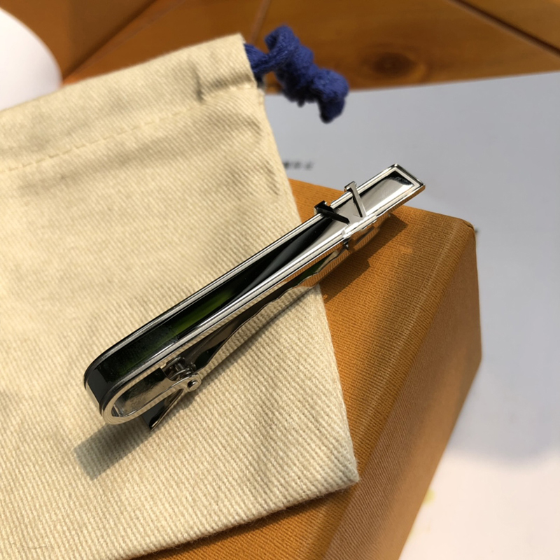 

2021 new men's high quality tie clip letter logo fine steel tie clip with box luxury jewelry wholesale