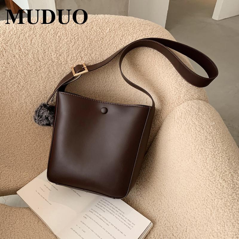 

MUDUO Vintage PU Leather Bucket Bags for Women 2021 Trending Designer Crossbody Shoulder Handbags Women's Simple Style Hand Bag, Black