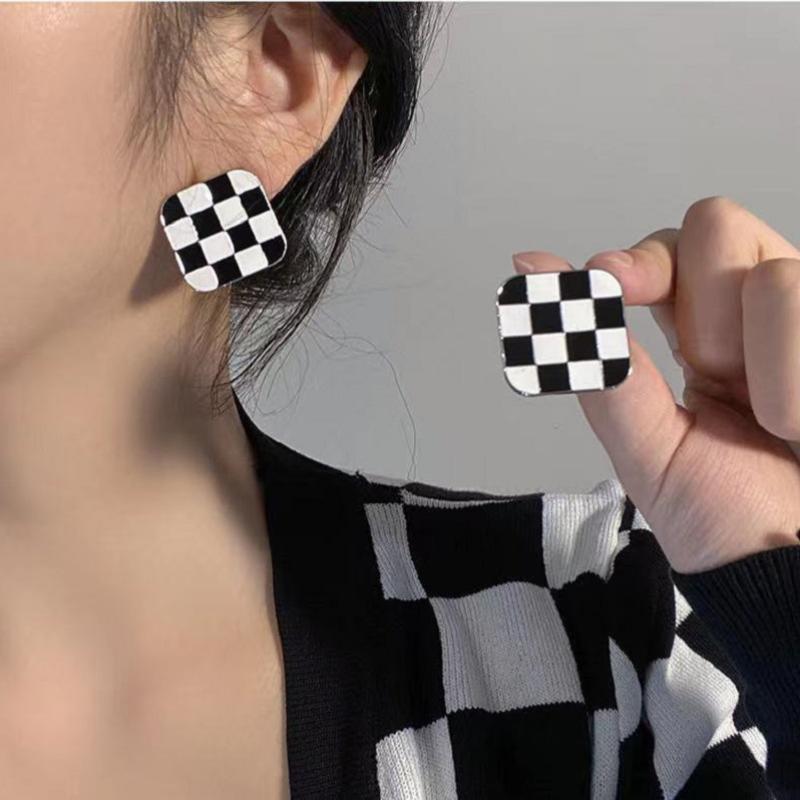 

Stud Checkerboard Grid Black And White Contrast Color S925 Nails Retro Simple Geometric Square Oil Drop Earrings, Golden;silver