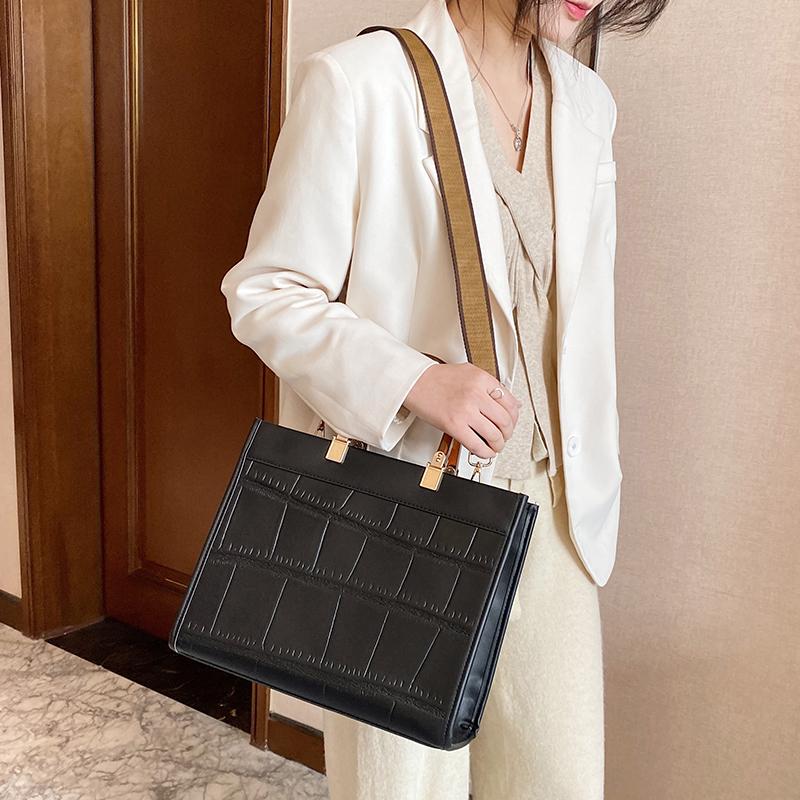 

Large Capacity Women Pu Leather Handbags High Quality Ladies Shoulder Messenger Bag Fashion Female Tote Crossbody Bags for Women, Black