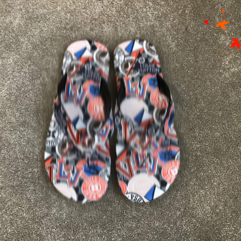 

2021 Designer luxurys slippers men sandals fashion beach shoes flip flops flat non-slip classical hole slipper with box size 39-45 -G109, Multi