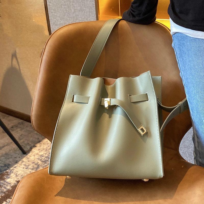 

Bag for Women 2021 New Cowhide Ladies Handbag Temperament Fashion Large Capacity Shoulder Messenger Bag, Black
