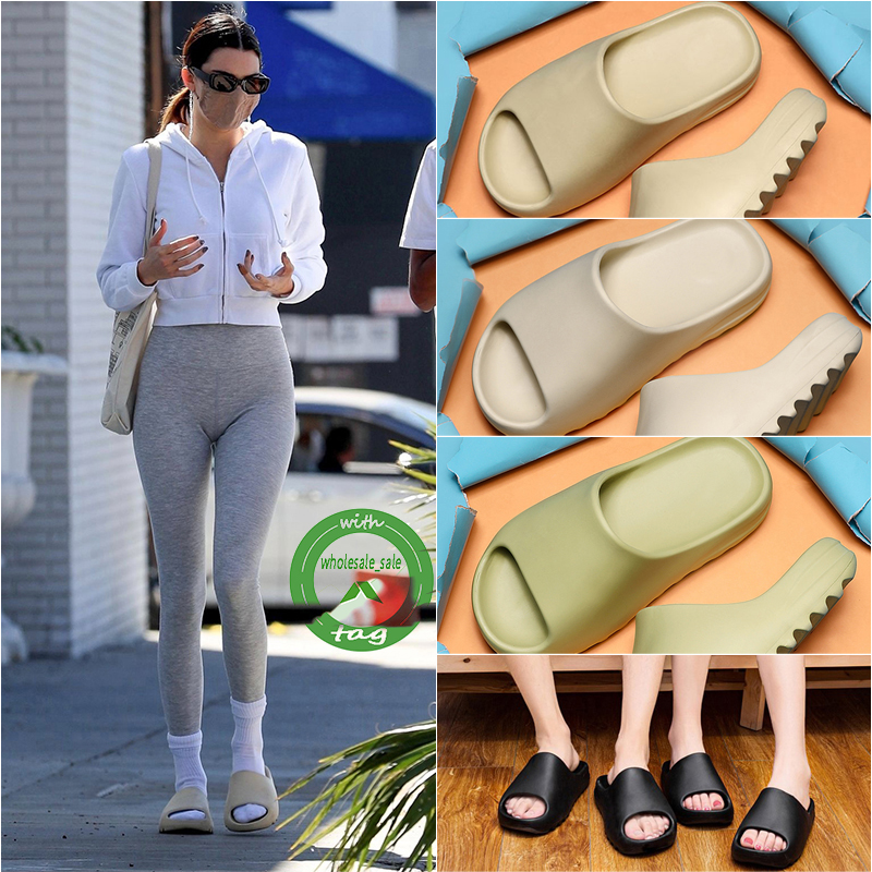 

2021 With Box Slides Slippers Foam Runner Desert Sand Triple Black Bone White Resin Slide Sandal Mens Slipper