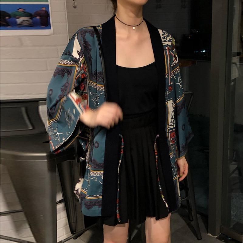

Women's T-Shirt Beach Style Summer Women Shirts Cardigan Ladies Retro Print Fashion Batwing Sleeve Sunscreen Shirt, Navy blue