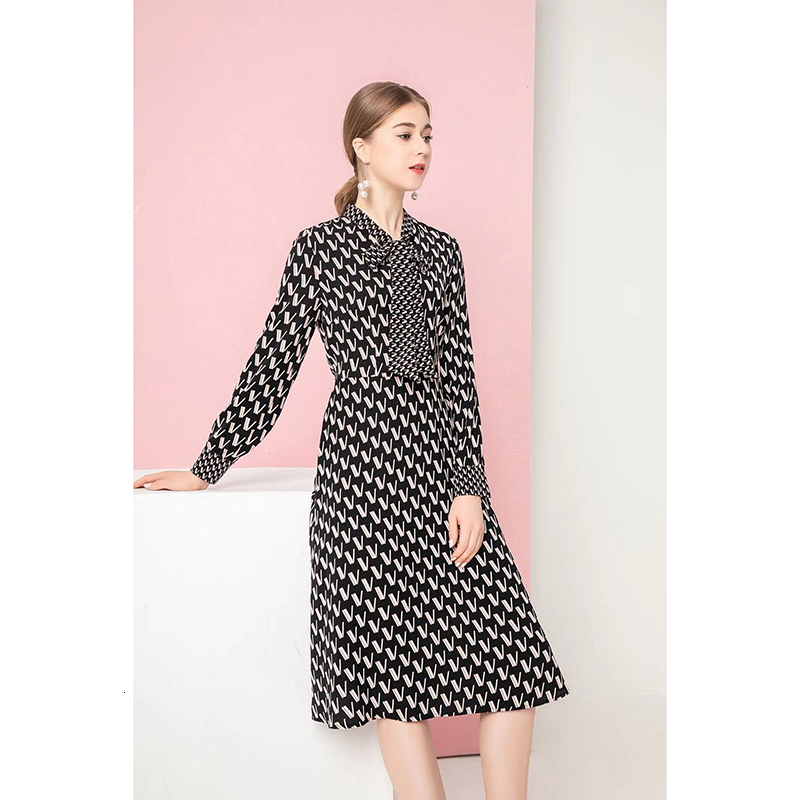 

2021 New Women Plaid Office Lady High Waist V-neck Black Elegant Vintage Sashes Casual Fashion 0x4s