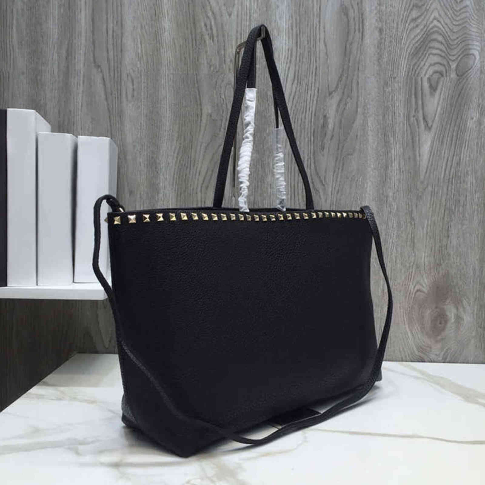 

7A+Designers 2021 Latest Style Calfskin shopping bags Moose prints Magnetic buckle opening and closing Flat zipper pocket Two flat open1th