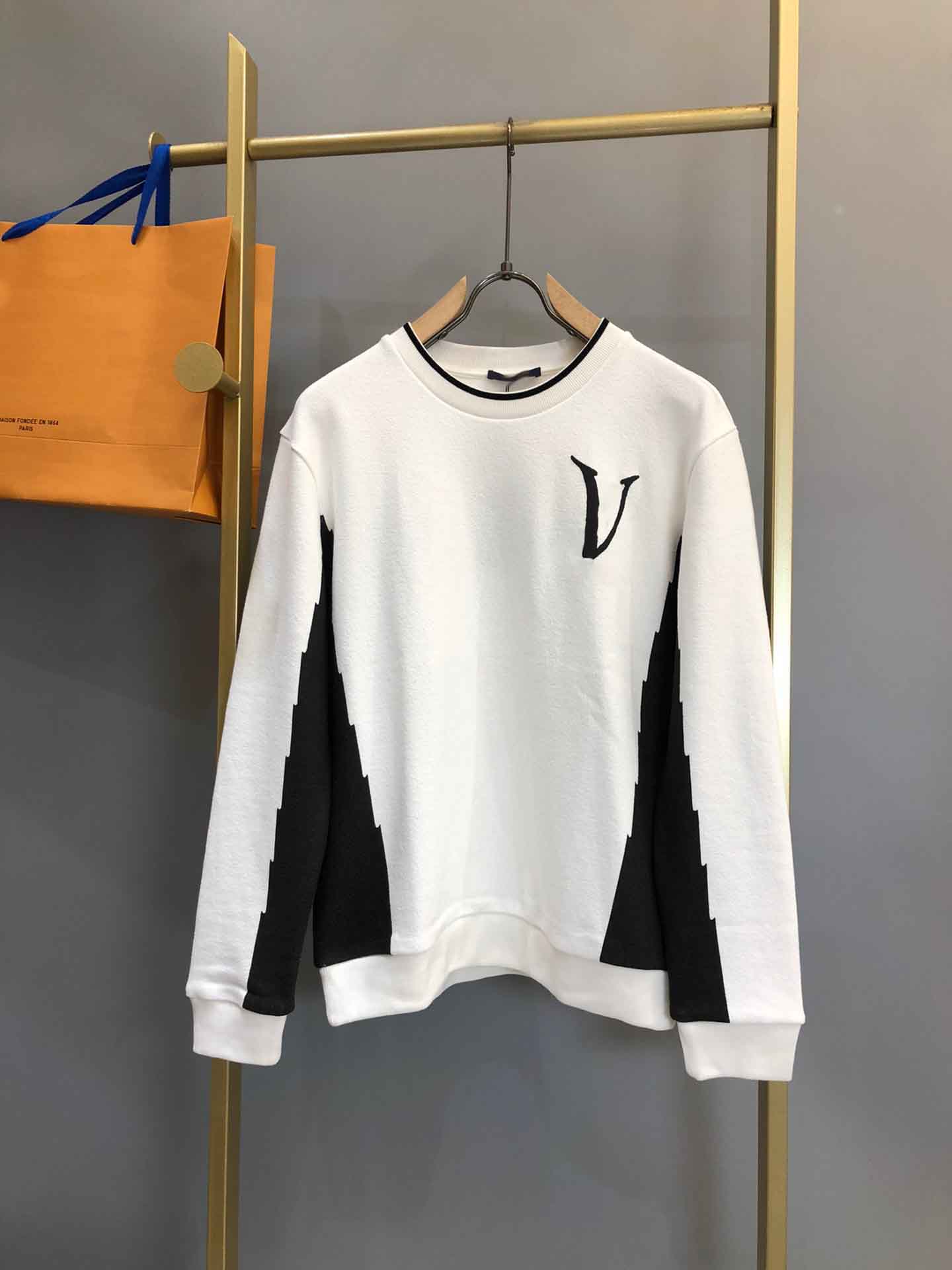 

2021ss spring and summer new high grade cotton printing short sleeve round neck panel T-Shirt Size: -l-xl-xxl-xxxl Color: black white xs3cesax