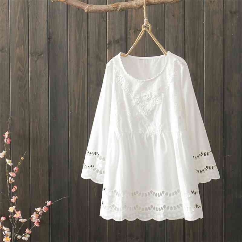 

Hollow Out Embroidered White Shirts Summer Loose A Line Three Quarter Lace Patchwork Womens Tops 210615