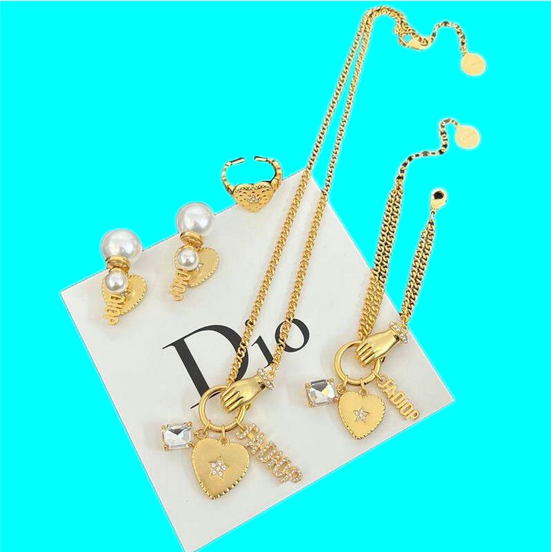 

Designer Necklace Stainless Steel Letter 18K Gold Tide cards Necklaces Bracelet Mens and Women Party Lovers Gift Jewelry Dio Bracelet iOR style rings Bracelets, Boxes 4 color pick 1color