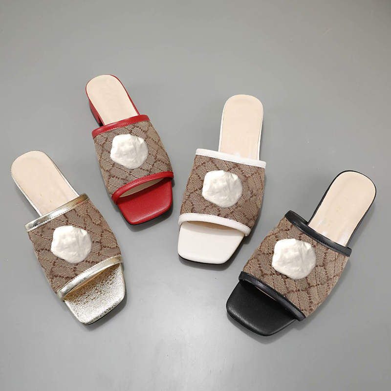 

Designer Summer Beach slippers fashion Loafers Lazy Low heeled flops leather Letters lady Cartoon Slides women shoes Metal Ladies Sandals, Red