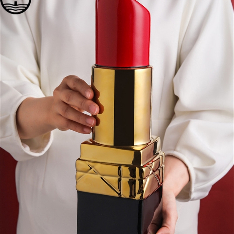 

Creative Lipstick Arts Sculpture Vases Luxurious Dried Flower Arranging Ceramic Craft Home Decor Living Room Decoration R6034 210610