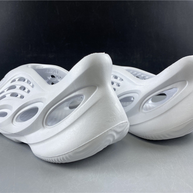 Yeesy Boost Boost Bean Banquette Banc noir Pantoufles Vert Blanc Kaki Hommes Femmes Sandale extérieure Sandale en plein air Chaussures de basket