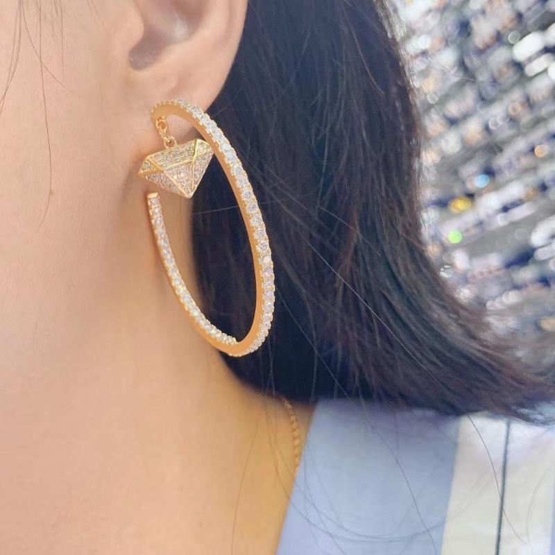 

Hoop & Huggie FashionTriangle Earrings Trendy Cubic Zircon Charms DUBAI Round Statement Earring For Women Wedding Jewelry E9717