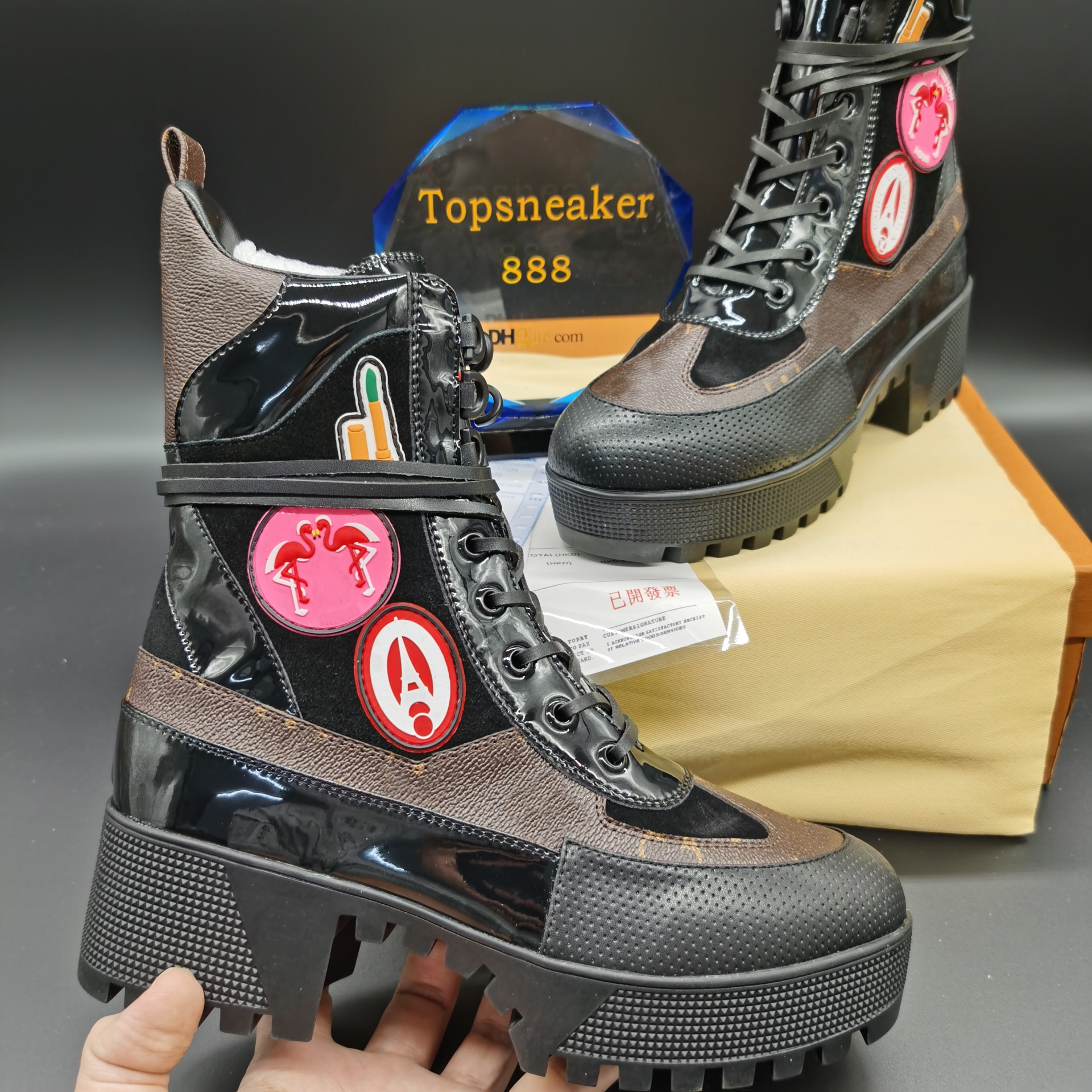 

2021 Top Quality Martin Bottes Women Boots Laureate Love Womens Black Real Leather Medal Coarse Non-Slip Winter Shoes Size US5-11