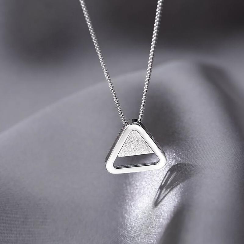 

Pendant Necklaces Double-layer Geometric Triangle Necklace Female Niche Design Sense Ins Cold Wind Simple Clavicle Chain 2021