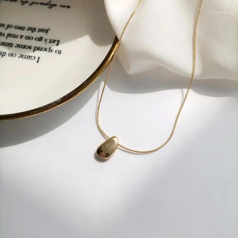 

Chains OE Simple Geometric Pendant Necklace Personality Trendy Metal Bean Clavicle Chain Women Jewelry