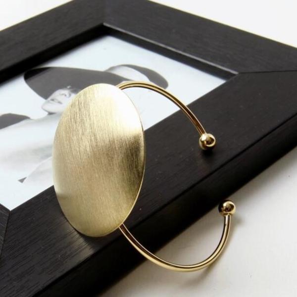 

Yiustar New Arrival Open Brushed Big Round Cuff Bangles for Women G081 Q0719