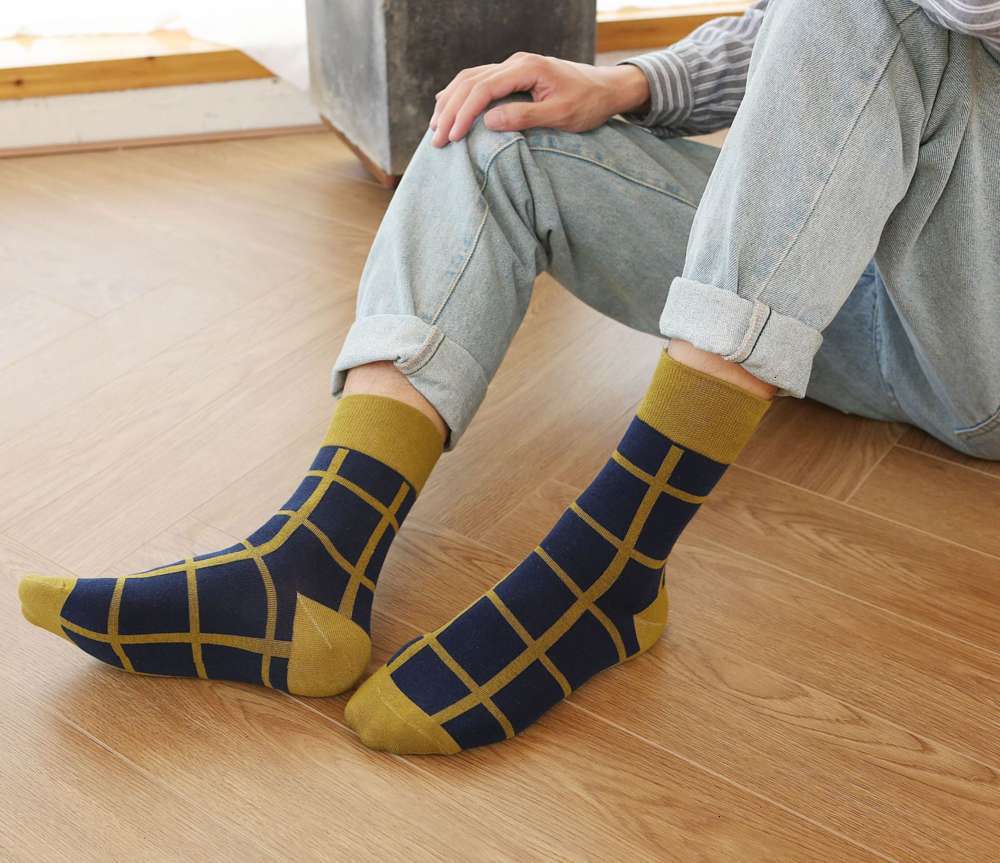 

cotton deodorant autumn and new fashion winter men's Plaid casual middle tube Socks, Black