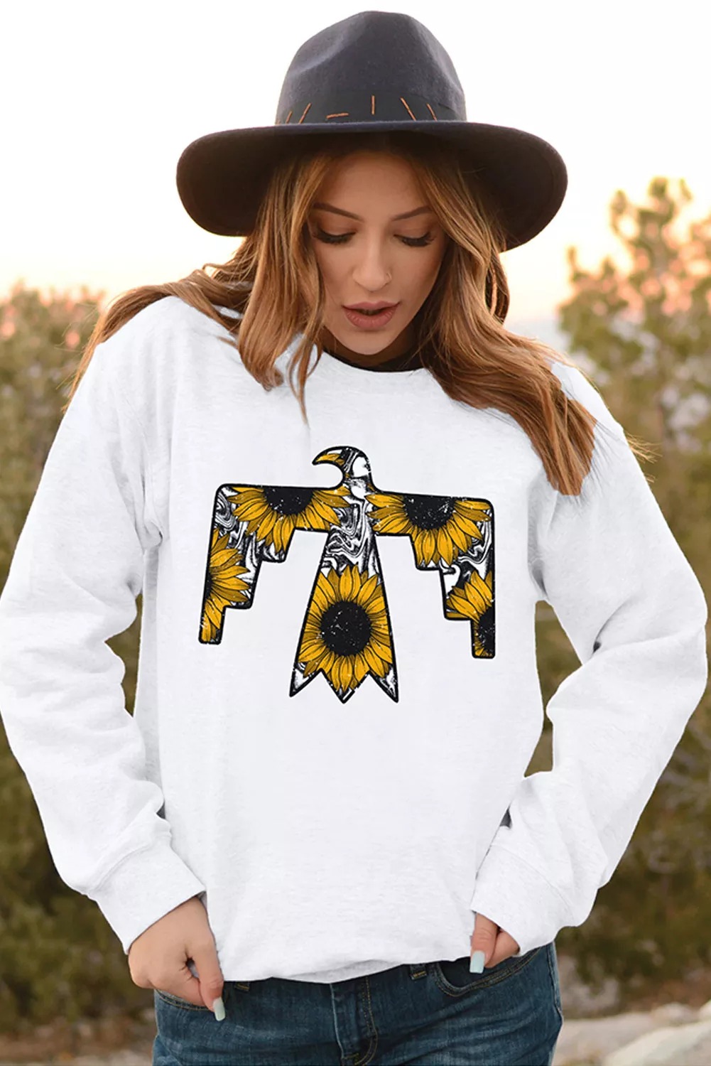 

Women's Tops & Tees Western Sunflower Bird Graphic White Sweatshirt