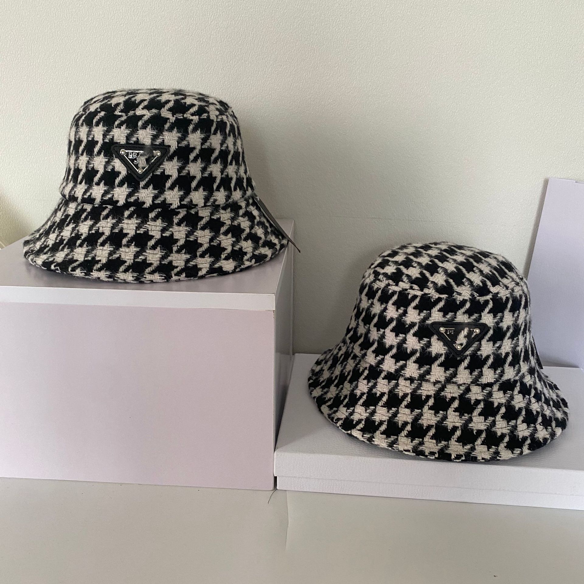 

2021 women designer bucket hat black grid hip hop printed mens designers sun hats high quality fashion womens luxury cap, Same as pic