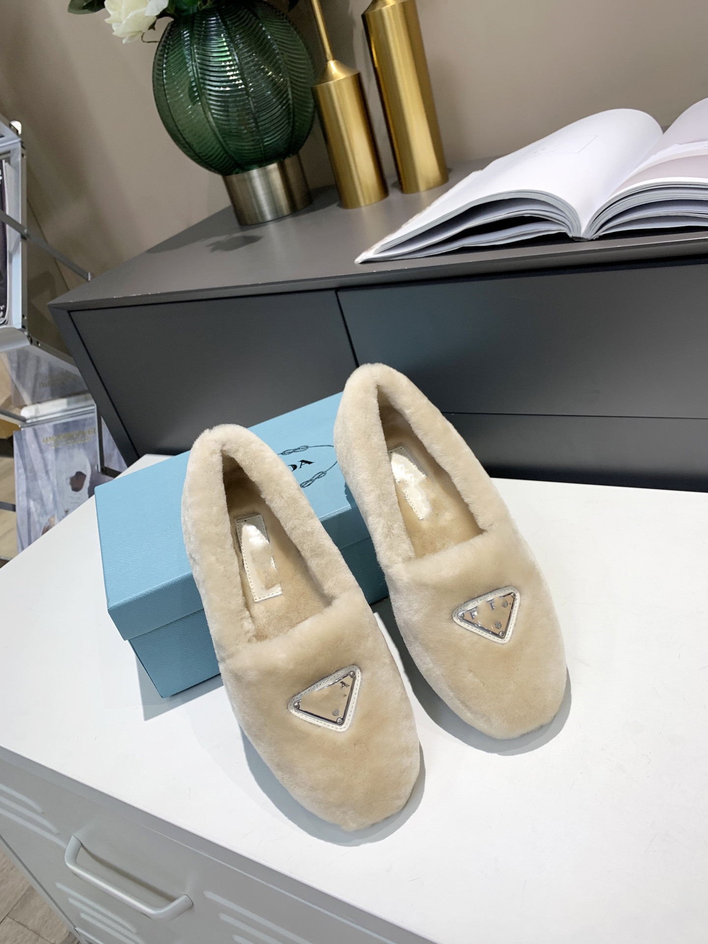 

newest women designer slippers brand logo sandals Lamb original edition all details very comfort luxury high quality size for 35-41, Khaki