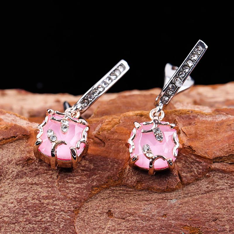 

Dangle & Chandelier Fashion Pink Stone Earrings For Women Charming With White Zirconia Jewelry Female Wedding Band Gift O5M193