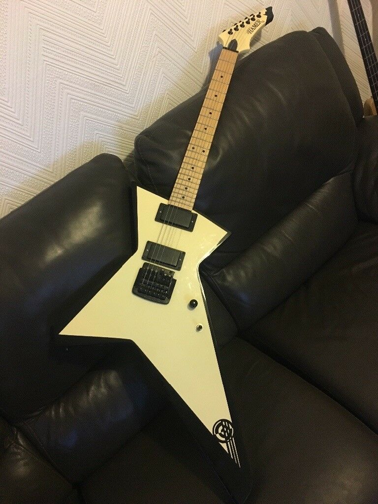 

Hamer GT Glenn Tipton Judas Priest White Cream Explorer Electric Guitar, Tremolo Bridge, Copy EMG Picups, Black Hardware, Dot Inlay