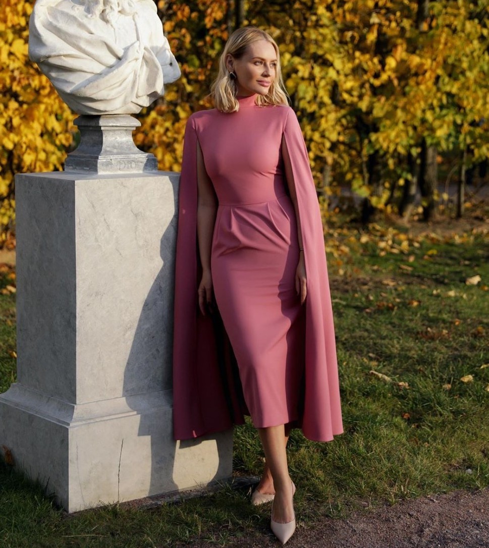 

New Elegant Tea Length Evening 2021 Cape High Neck Simple Party Gowns Women Modest Satin Prom Es Vestido De Gala Sqol, Burgundy