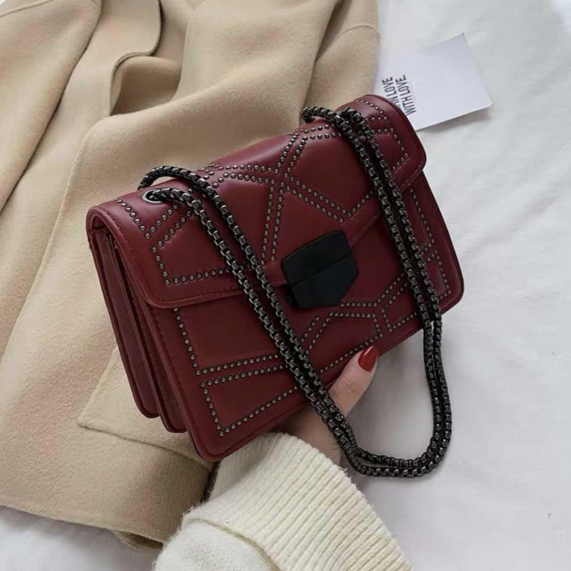 

Luxurys handbags women Rivet flap luxury Designer Shoulder Bags handbag cross body clutch chain Purse fashion purses lady Satchel Wristlet, Red