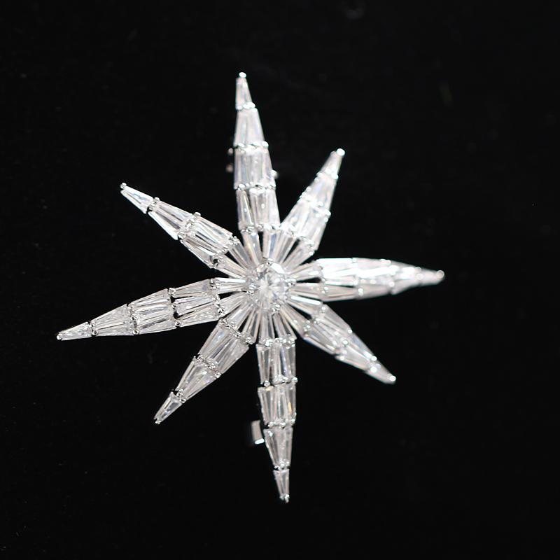 

Pins, Brooches Designer For Women Leaf-Shaped Star Pearl Bead Crystal Sweater Coat Badges High Quality Pins Lady Girls 2021, Gray