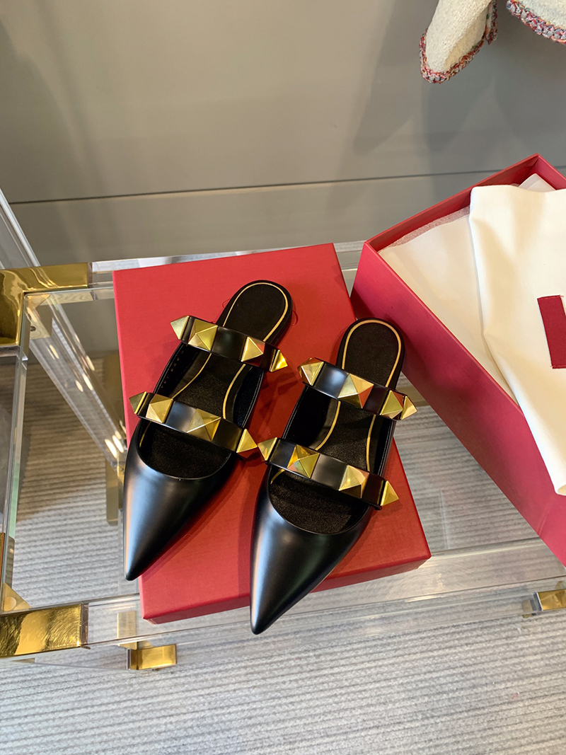 

Designer Slipper Spring and Summer Ladies Pointed Heel Slippers European Size 34-41 Roman Rivet Leather Flat Mules, Black