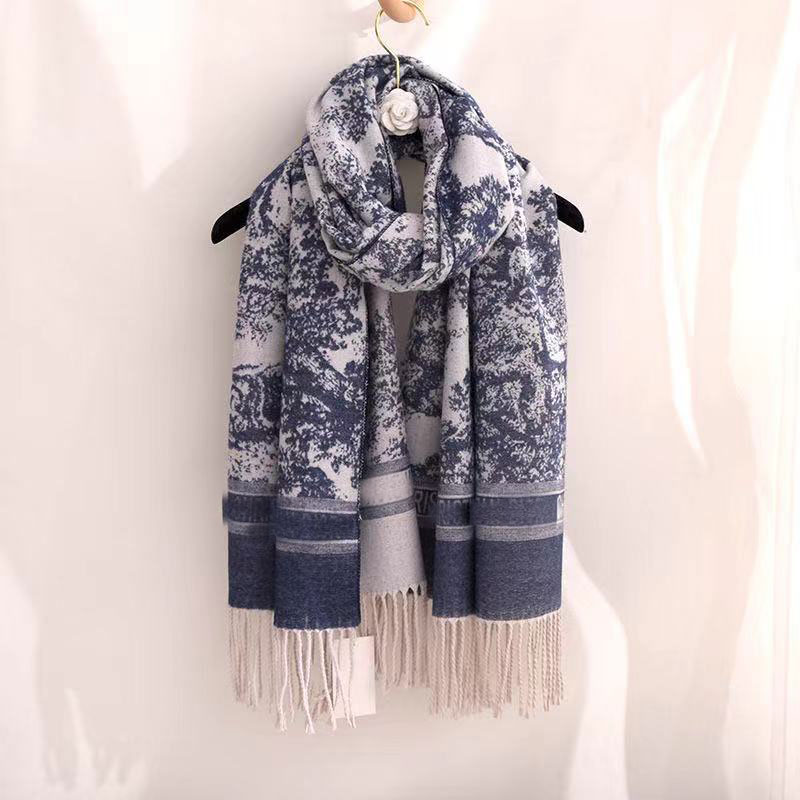 

Luxury brand scarf warm and thickened in winter, fashionable versatile, double-sided long and thickened bib in winter 2021 NEW