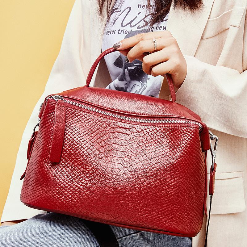 

Genuine Leather Women Handbag Crocodile Pattern Large Capacity Single Shoulder Hobos Bags Ladies Crossbody Bag, Black