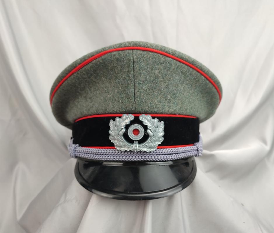 

Outdoor Hats Armyshop2008 German Heer Artillery Officer Visor Hat Military Cap WITH TOW BADGE INSIGNIA, Red