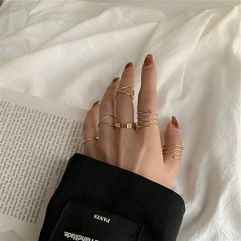 

Heart Hollow Skull Personality Ring Dark Silver Luminous Band Ring Ladies Friend Gift Vintage Fashion Jewelry 2021Six-Piece Suit