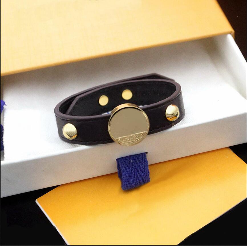 

Fashion Lady Women Charm Bracelets Initials Prints Flower Pattern Design Engraved Letter Metal Rivets Leather Bracelet 456