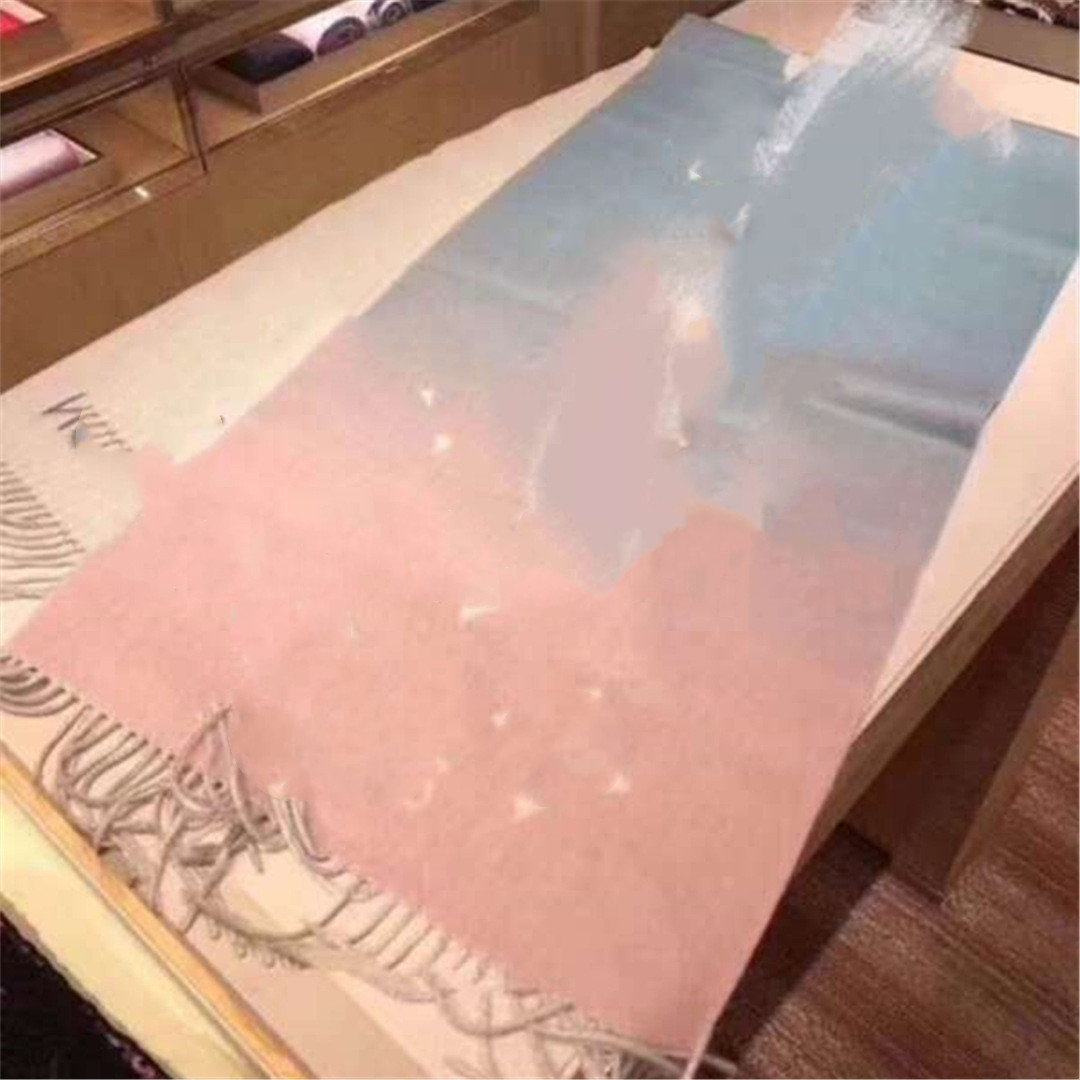 

Fashion Scarves Autumn And Winter Gradient Hot LandV Womens Shawl Scarf Woman Long Neck Scarves new Optional Highly Quality 190cm gold pink grey