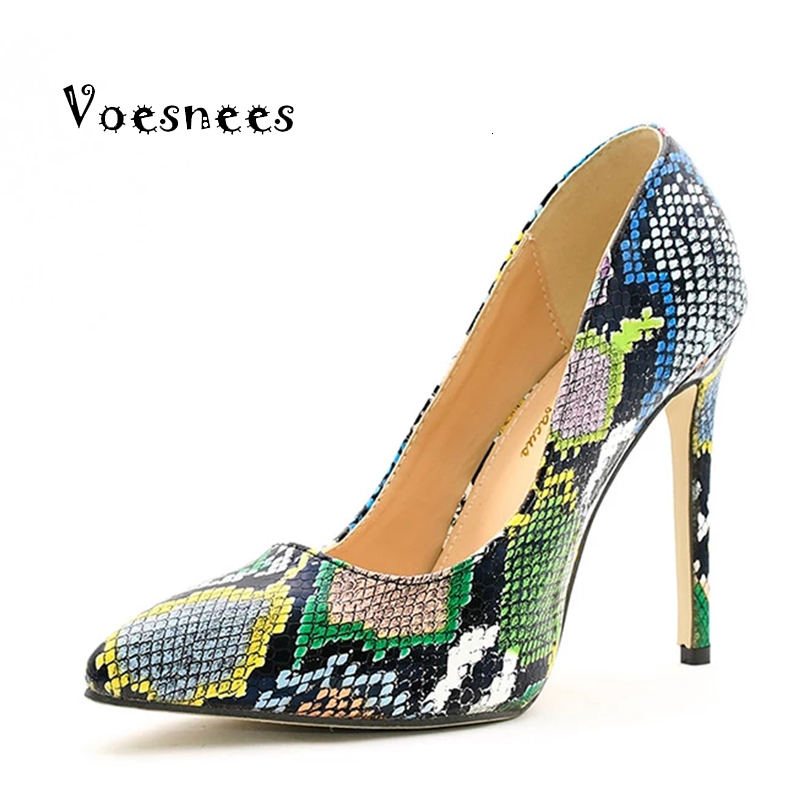 

2021 New Bachelor Spring Fashion Standard Snake Pointed to Flat Thin Heels 11.5cm Ladies Banquet Shoes Eh8z, Green.