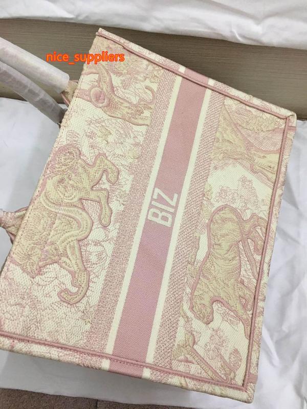 

New ladies large-capacity handbags Paris designer handbags fashion retro ethnic style canvas handmade embroidery pattern shopping bag 102, Sky blue