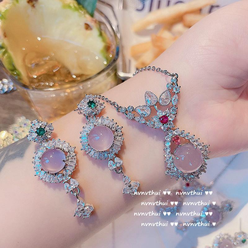 

Pendant Necklaces Pink Court High-grade Necklace Zircon Flower Classic Fashion Jewelry Earrings Set, Silver