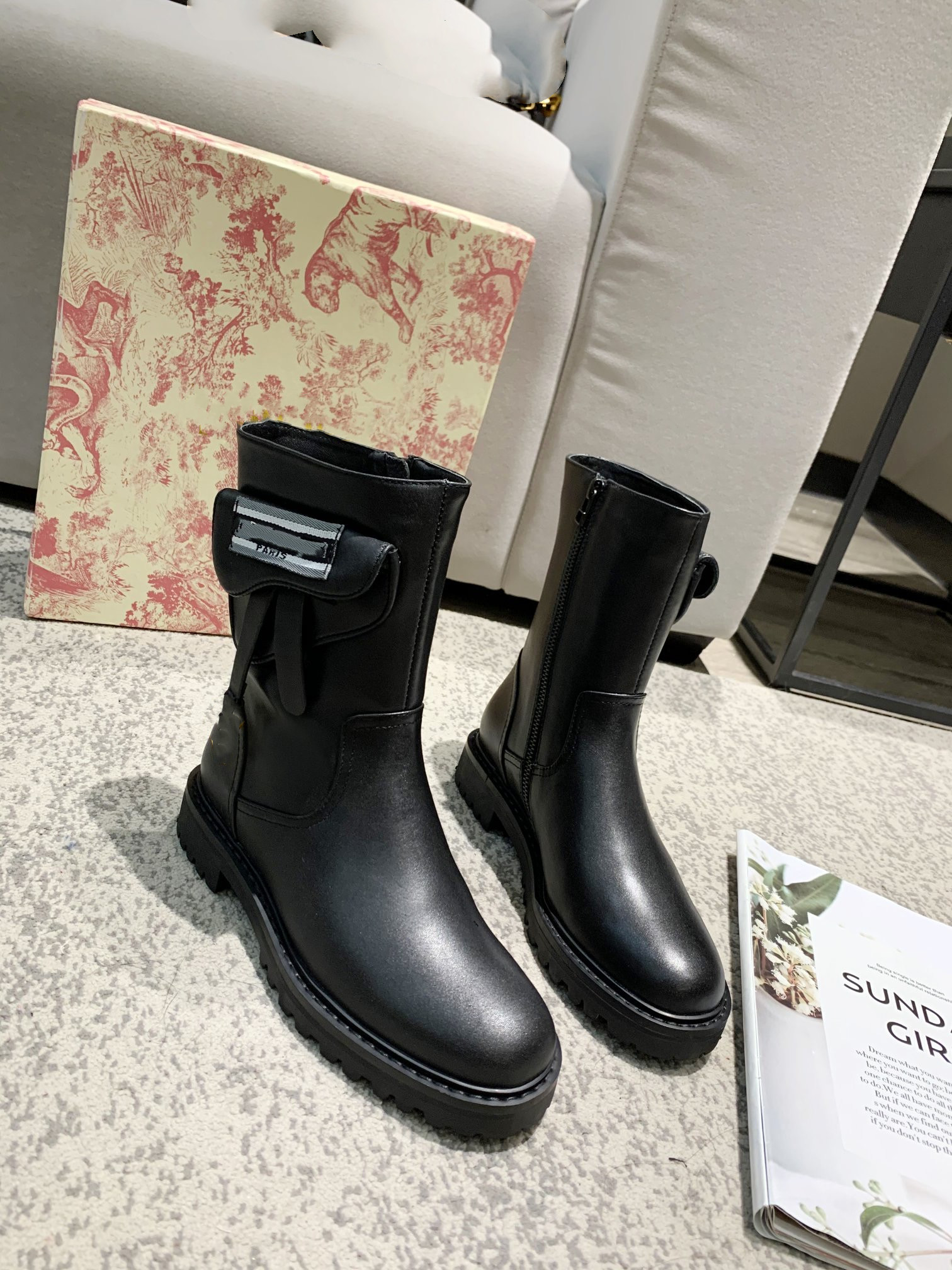 

2021 Sell Well Fashion women Boots Genuine Leather Cotton Fabric letters round head middle boot for cowboy booties 0723, 01