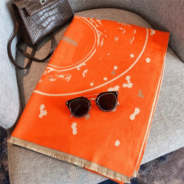 

Fashionable accessories scarf big square European and American classic H shawl five seasons all-match temperament lovers leisure vacation es