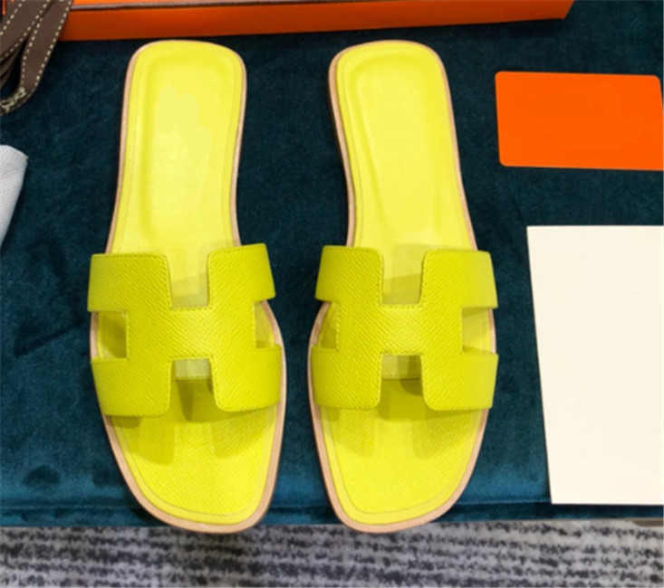 

2021 beach slippers Classic Flat woman Summer Slides lady Cartoon Big Head Sandals Leather Hotel Bath fashion women shoes Large size 35-41
