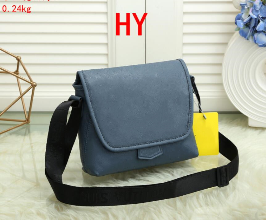 

Designer Italian Mens Shoulder Bags Man Leather Briefcases Men Handbag Bolsas Messenger Bag Wedding Dress Crossbody tg 7244# 23*10*21cm, Black
