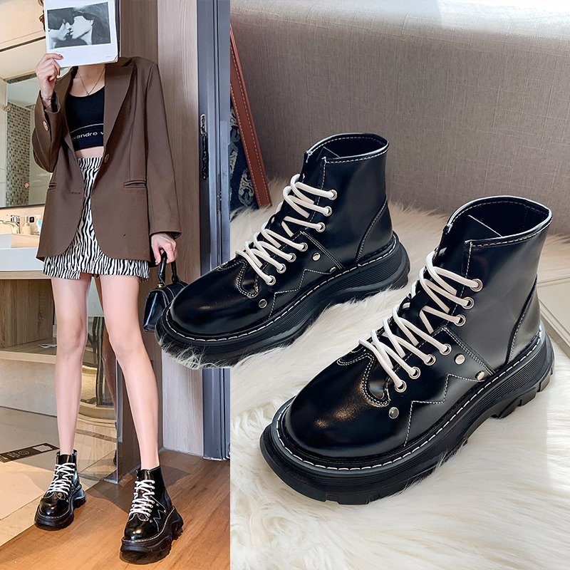 

2022 New Women Tread Lace-up Ankle Boots Round Toe Silver Stud Motorcycle Boots Female Runway Flat Botas mujer, Black